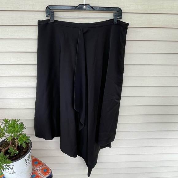BCBGMAXAZRIA Caryln Satin Skirt in Black Size L (NWT) - Picture 6 of 14